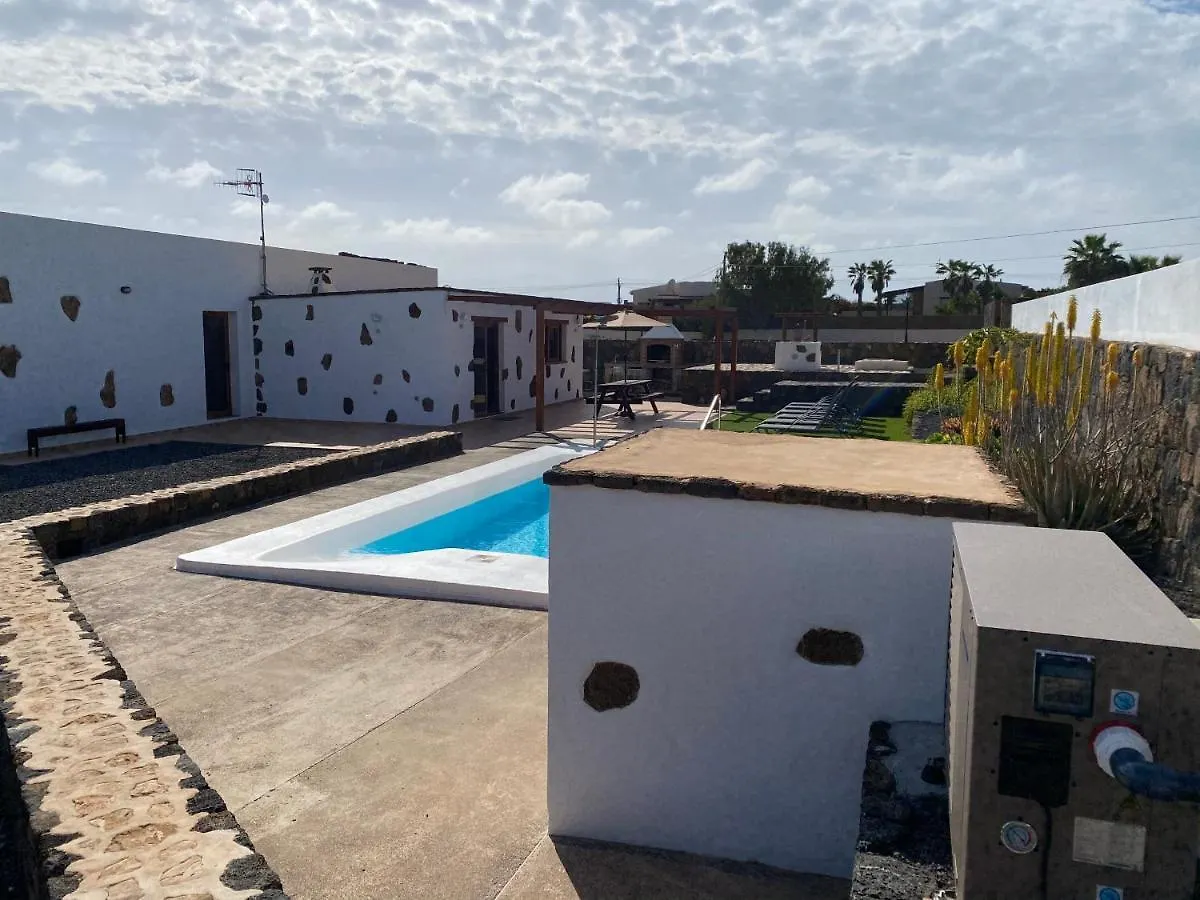 Rosa De La Laguna Lajares Villa